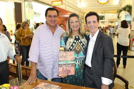 Deraldo e Ana Maria Pereira com o Pitombo