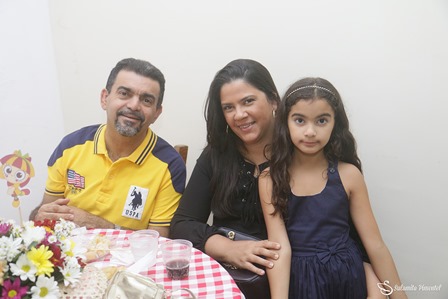 Jair Soares e Carina Soares e filha.