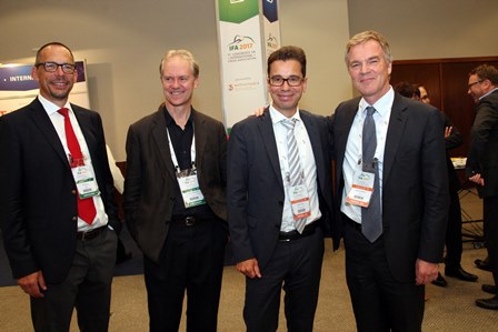 Piet Battiau(OCDE) Jefferson Vanderwolk e Robert Danon e Stef Von Weeghel