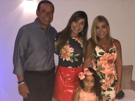 Renata ladeada pelos seus pais Carlos Augusto e Luci Andrade Silva e sua filha Alice Silva Lucas