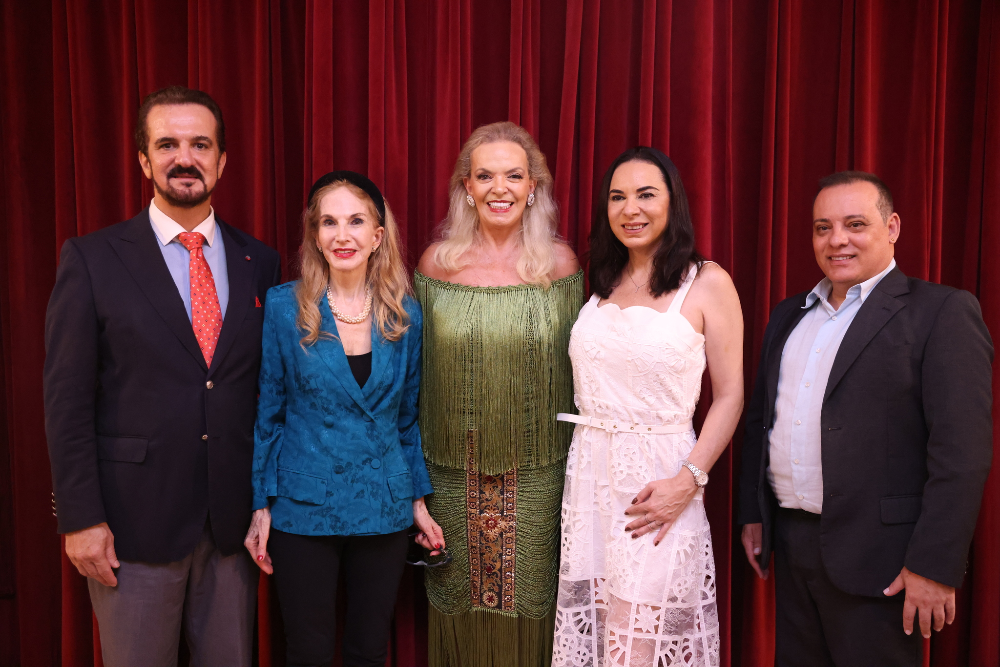 Samara Fallace CELEBRANDO A CULTURA CHINESA - Ailton Pitombo